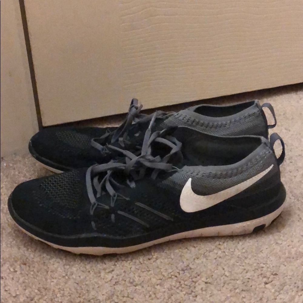 Nike tennis shoes
